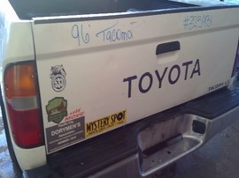 1996 TACOMA, WHITE, LX, EXTD CAB, 2.4L, AT, 2WD. Z25931
